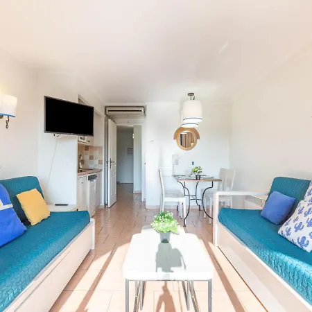 Apartment Les Calanques Thalassotherapie-5 By Interhome *